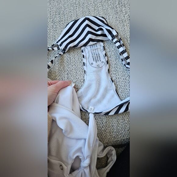 New White Crop Top and Black Striped Bikini Bottom - Picture 2 of 4